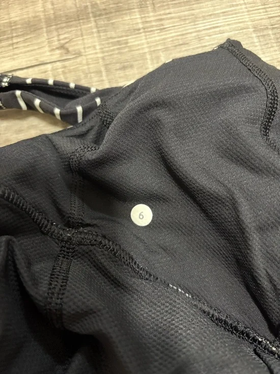 Lululemon Tame Me Tank Size 6 - Picture 4 of 4